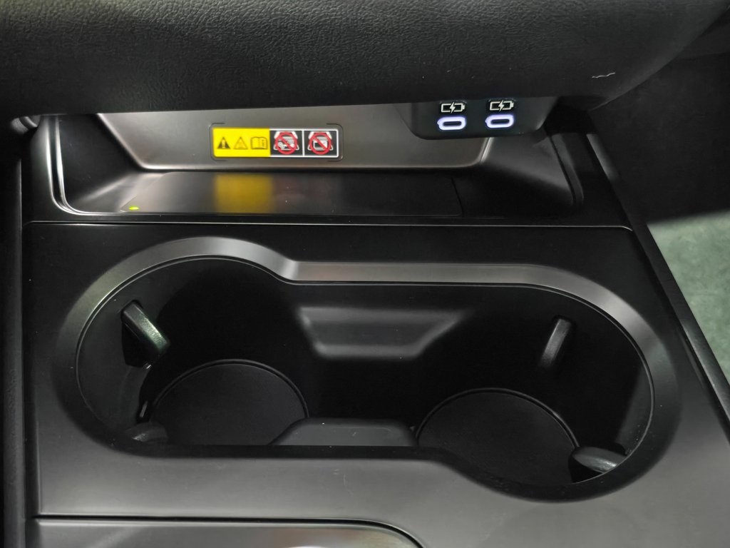 2025 Lexus UX photo 21