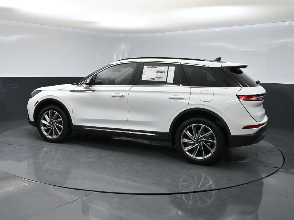 2026 Lincoln Corsair Premiere photo 4