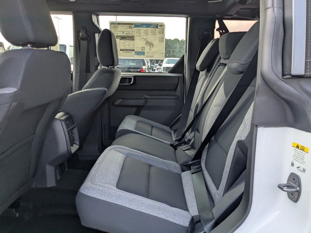 2025 Ford Bronco Base photo 12