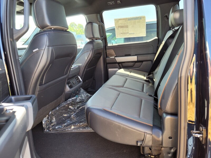 2025 Ford F-150 Lariat photo 6