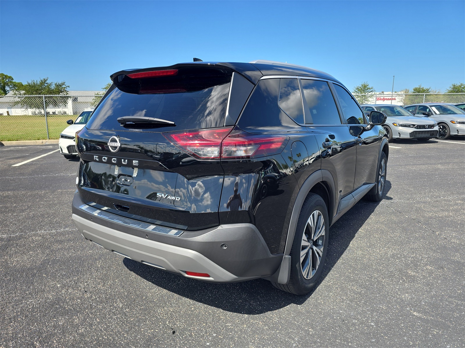 2022 Nissan Rogue SV photo 4
