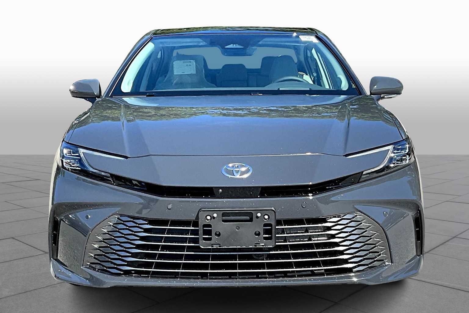 2025 Toyota Camry XLE photo 3