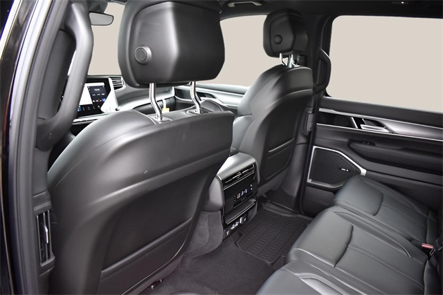 2025 Jeep Wagoneer Base photo 14