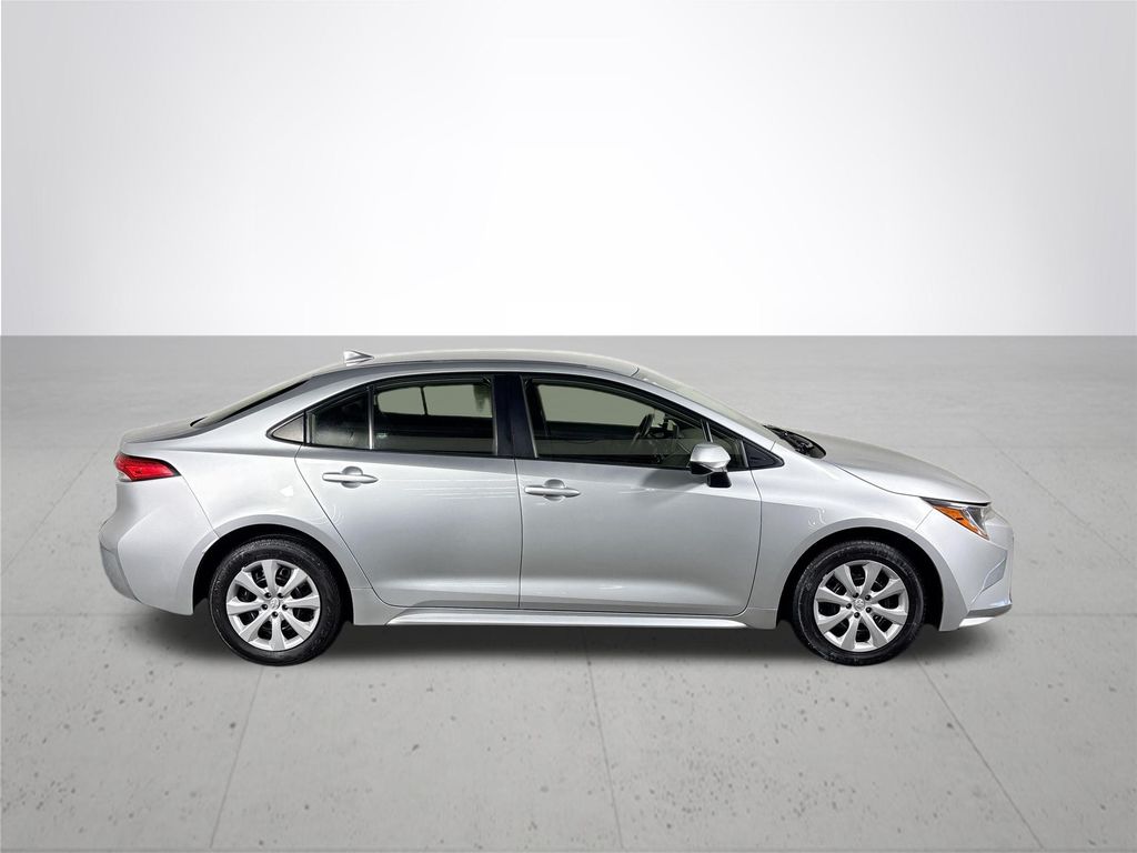 2023 Toyota Corolla LE photo 5