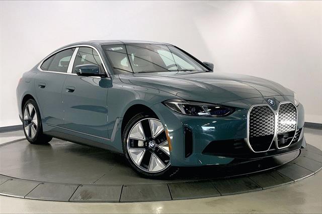 2025 BMW i4 40's photo