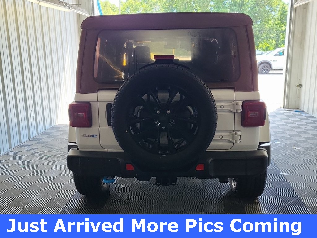 2022 Jeep Wrangler Unlimited Sahara 4xe photo 3