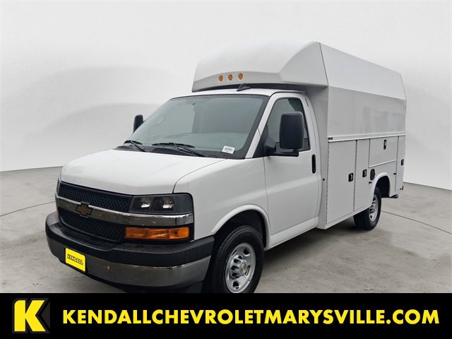 2025 Chevrolet Express Cutaway Base's photo