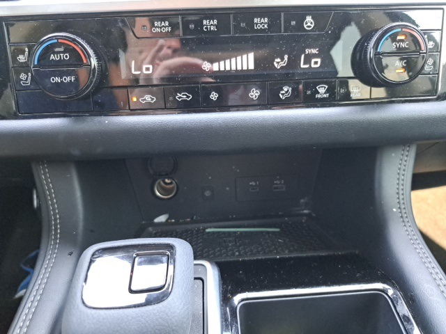 2024 Nissan Pathfinder Platinum photo 16
