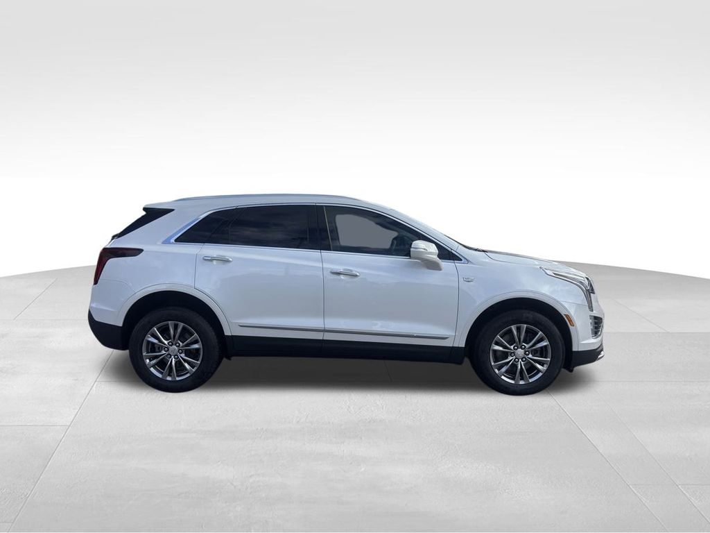 2022 Cadillac XT5 Premium Luxury photo 2