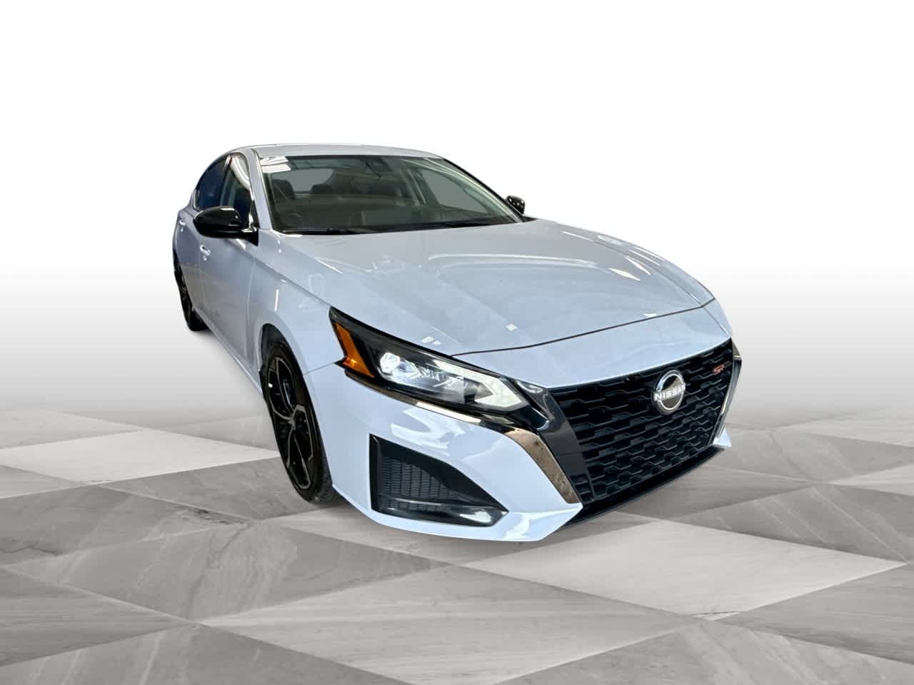 2024 Nissan Altima 2.5 SR photo 2