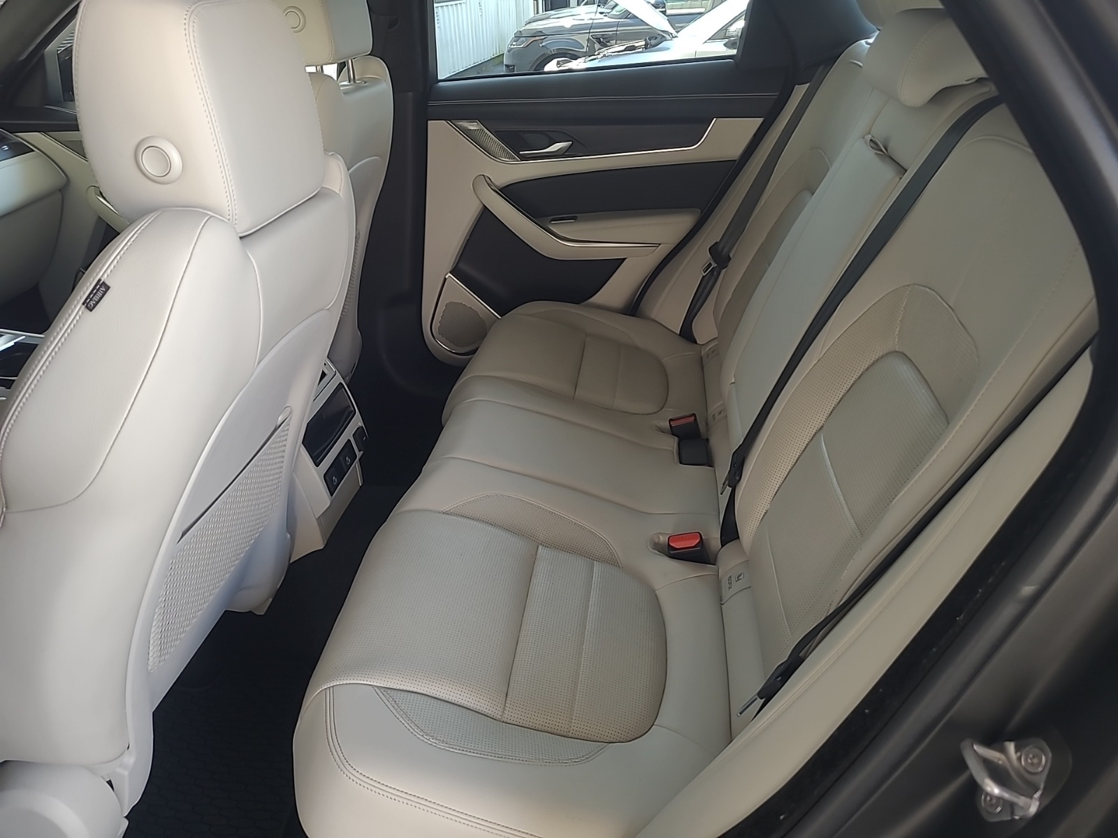 2024 Jaguar F-PACE P250 R-Dynamic S photo 5