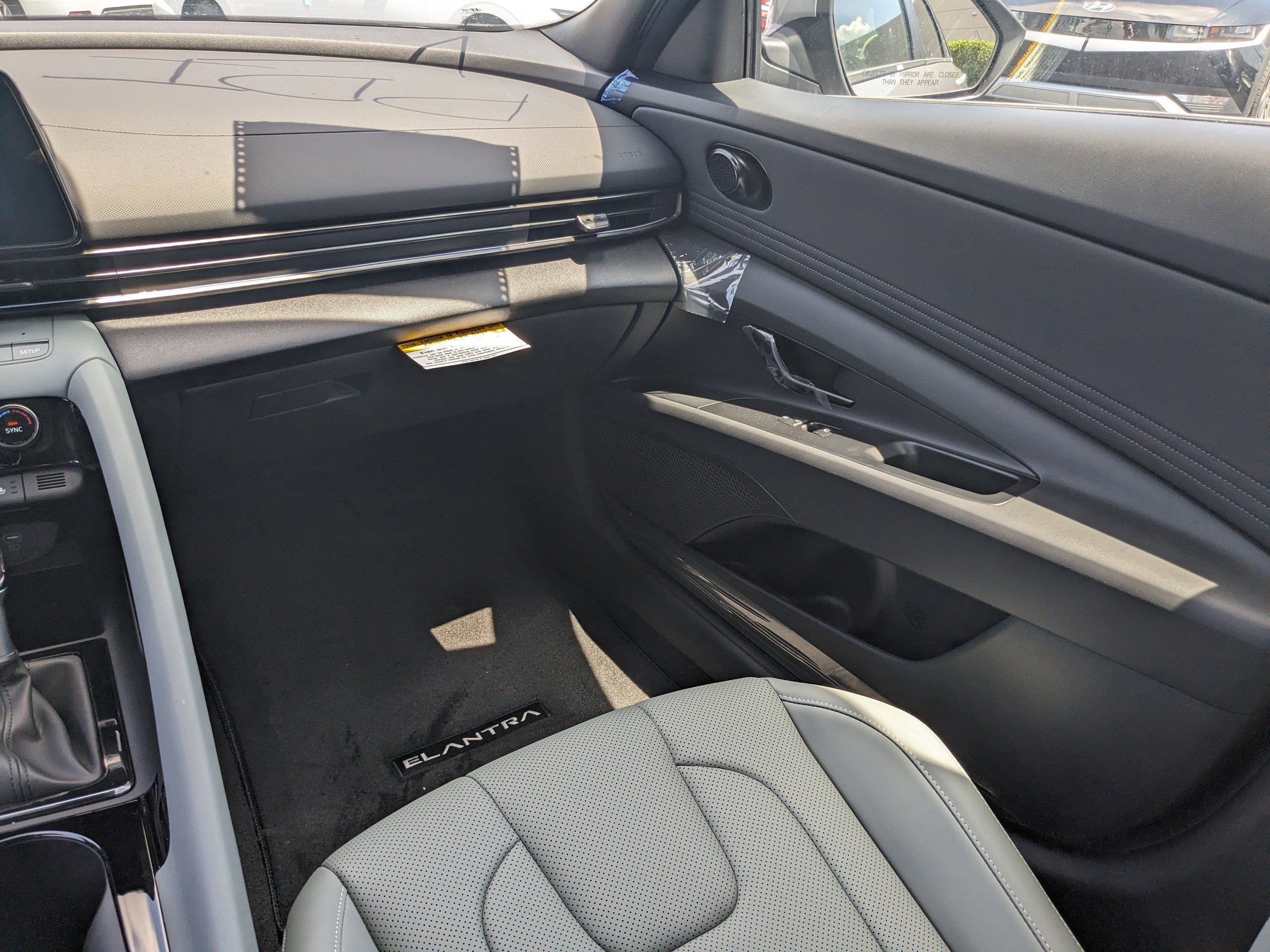 2025 Hyundai Elantra Hybrid Limited photo 14