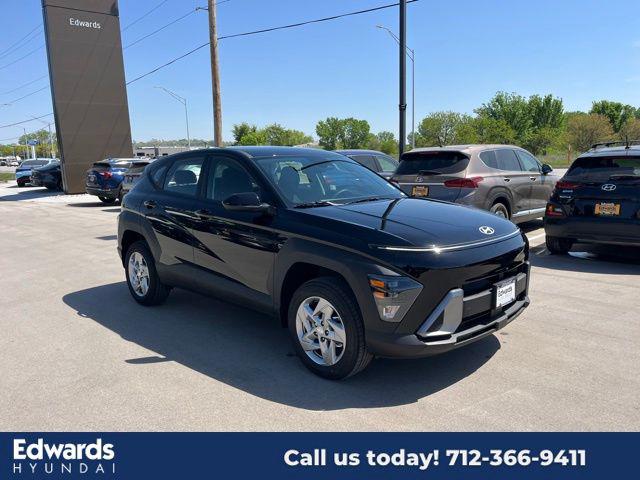 2025 Hyundai Kona SE photo 3