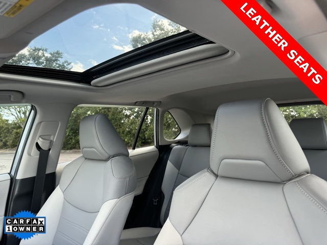 2020 Toyota RAV4 XLE Premium photo 12