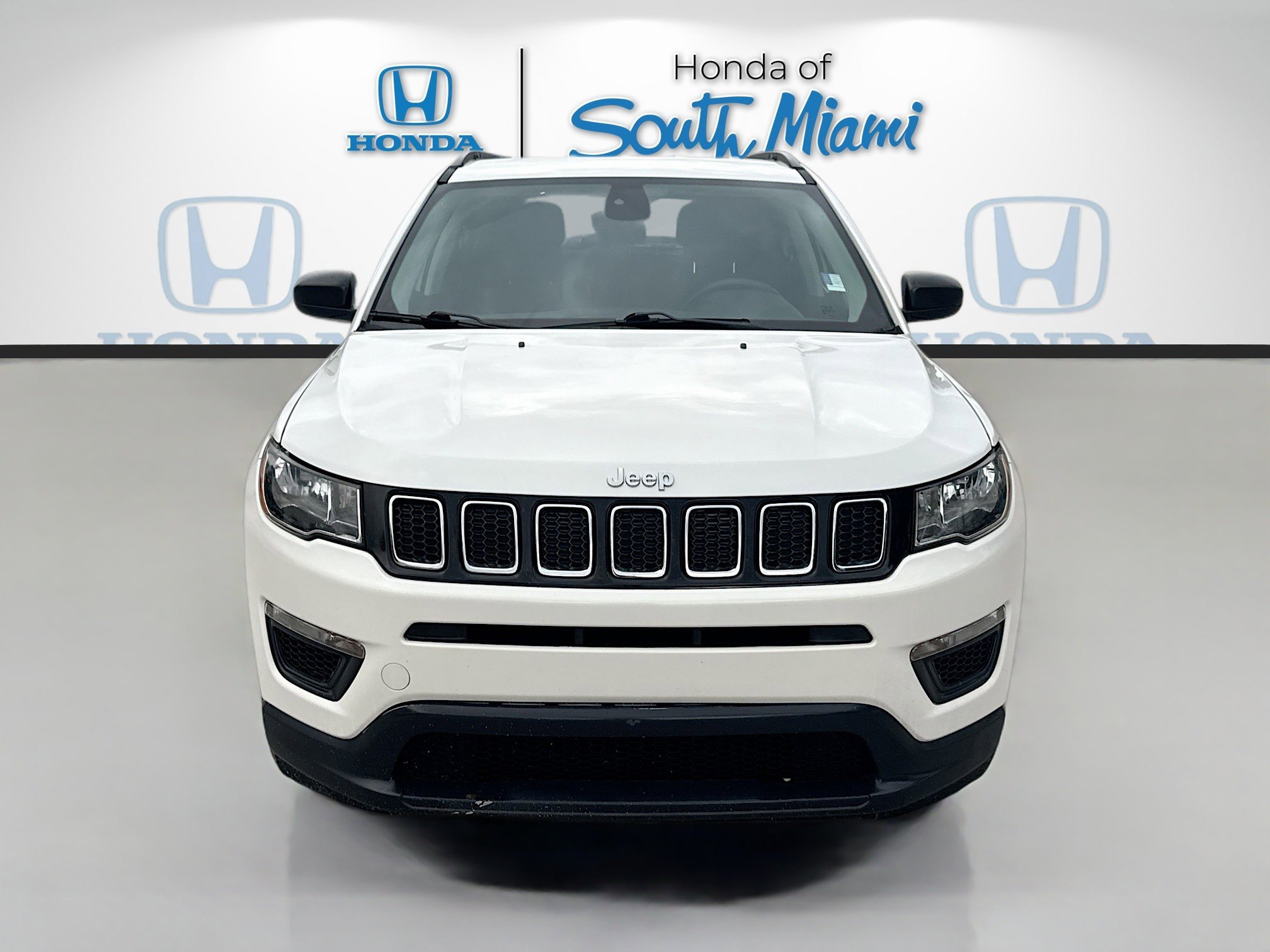 2018 Jeep Compass Sport photo 2