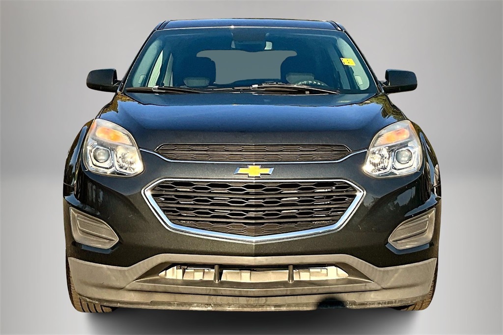 2017 Chevrolet Equinox LS photo 3