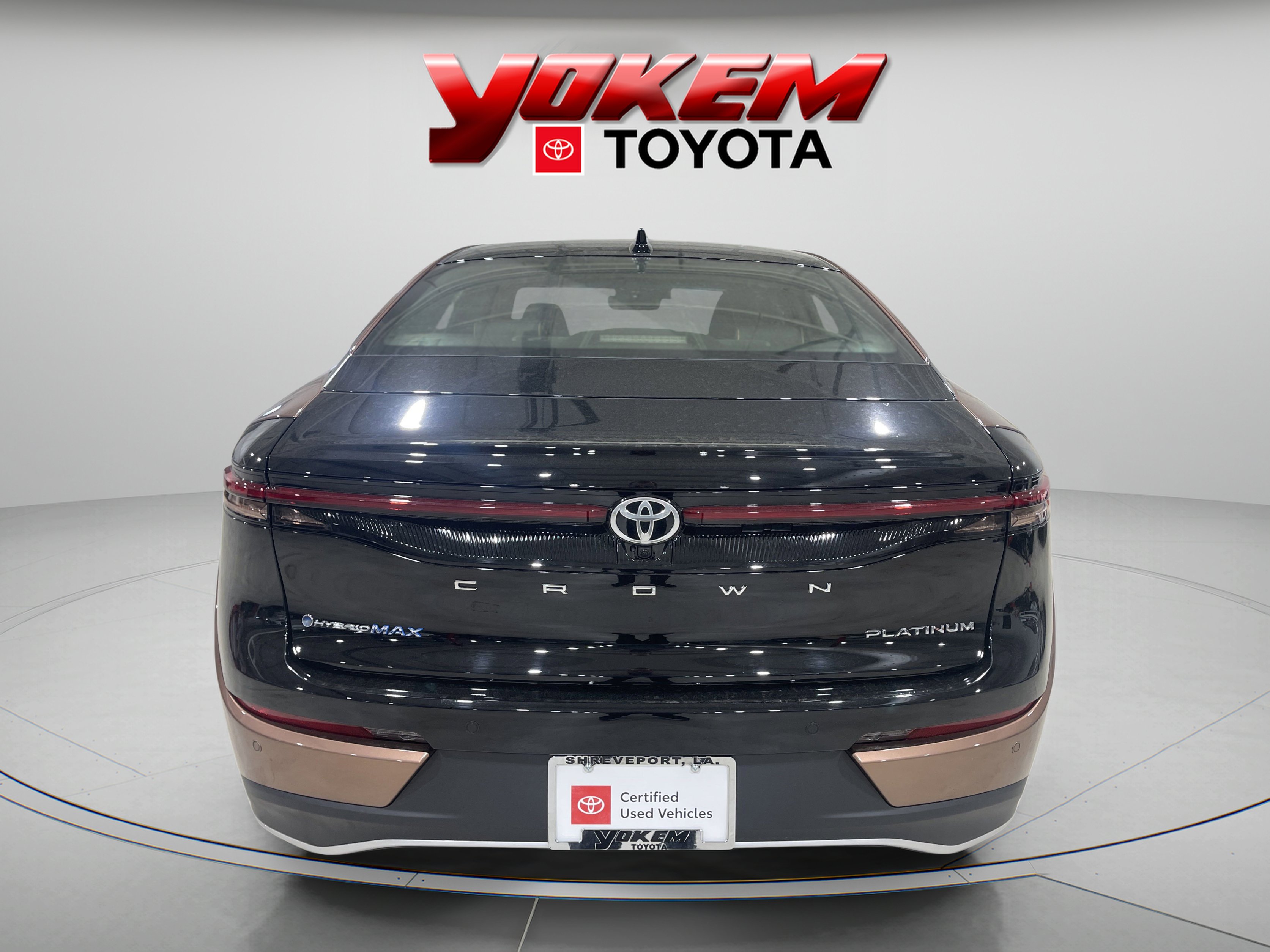 2025 Toyota Crown Platinum photo 2