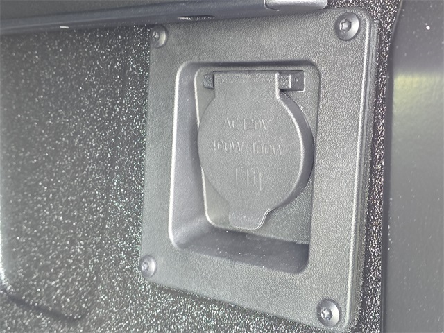 2025 Toyota Tundra Limited CrewMax photo 9