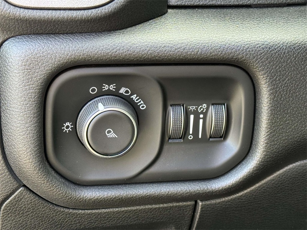 2019 Ram 1500 Tradesman photo 27