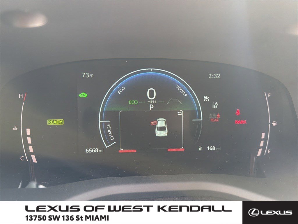 2025 Toyota Camry SE's photo