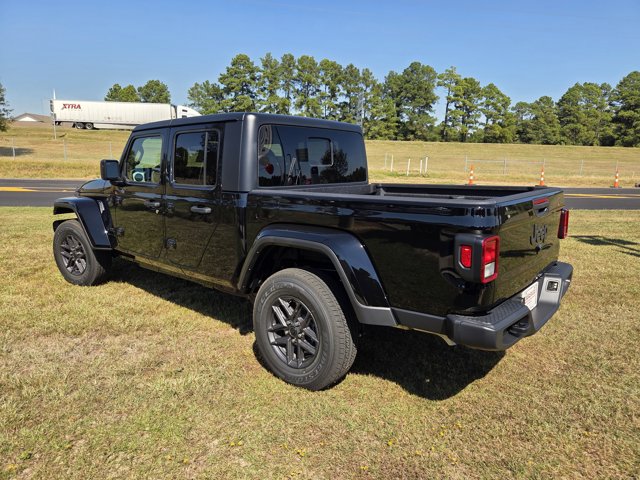2025 Jeep Gladiator Sport S photo 3