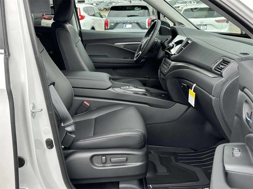 2025 Honda Ridgeline RTL photo 4