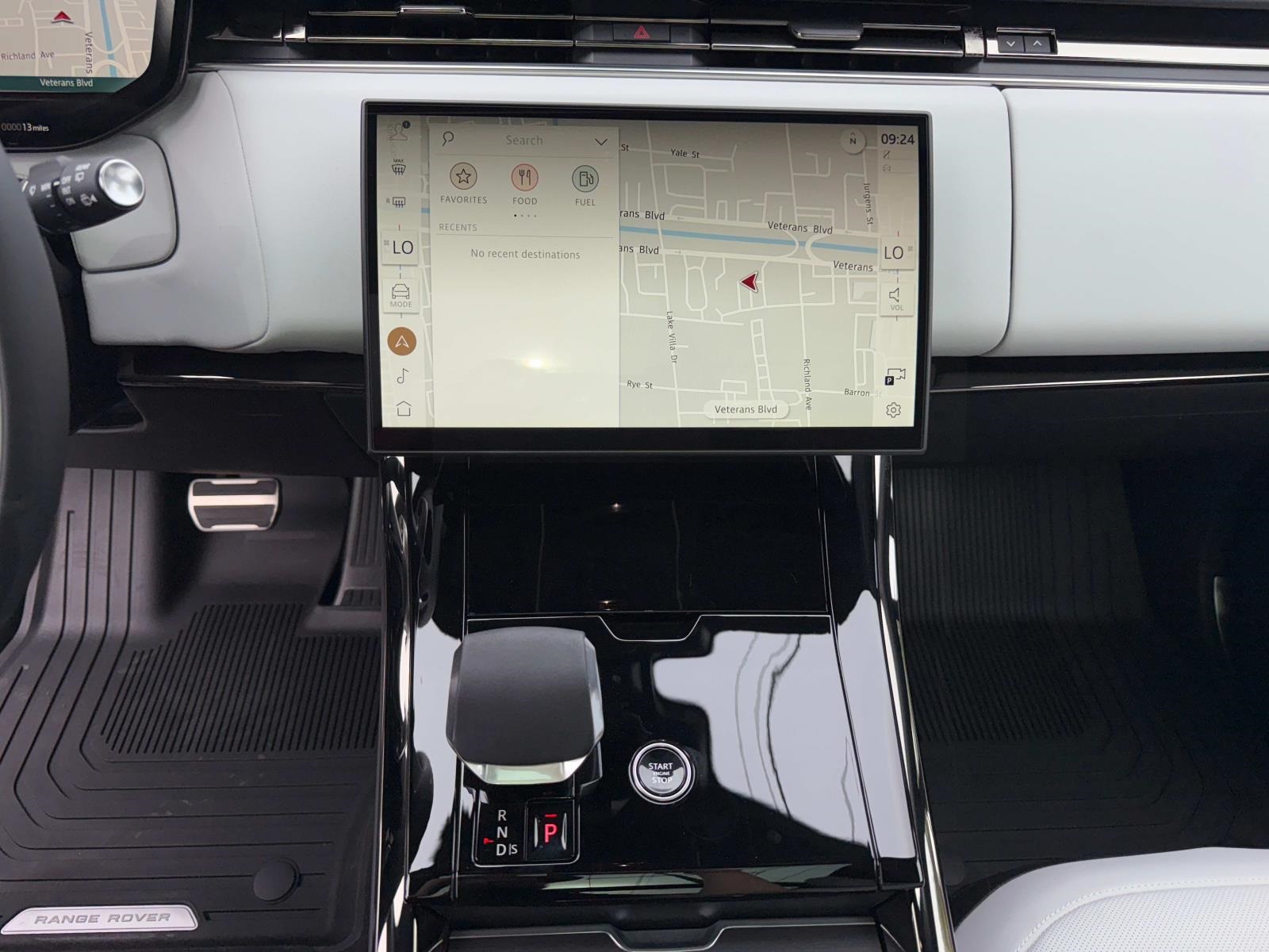2025 Land Rover Range Rover Sport SE photo 11