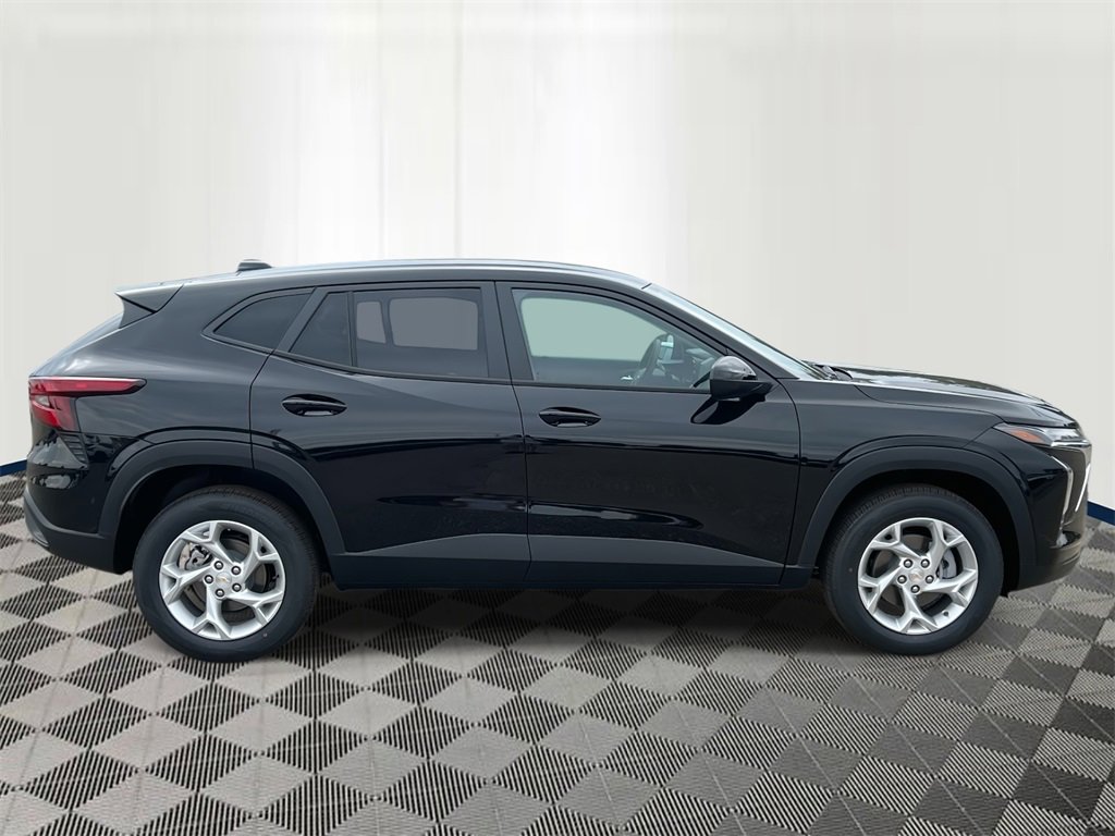 2026 Chevrolet Trax LS photo 6