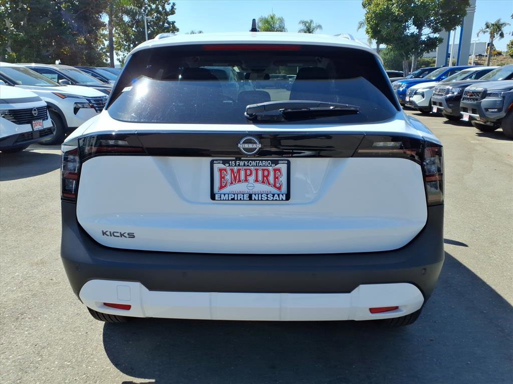 2026 Nissan Kicks SV photo 3