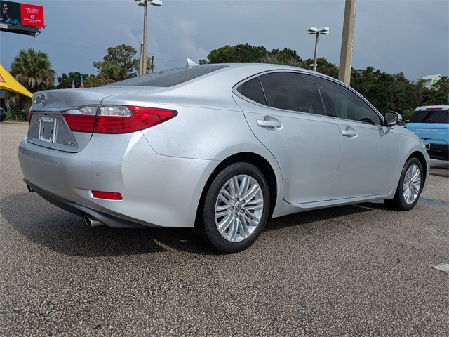 2013 Lexus ES 350 photo 3