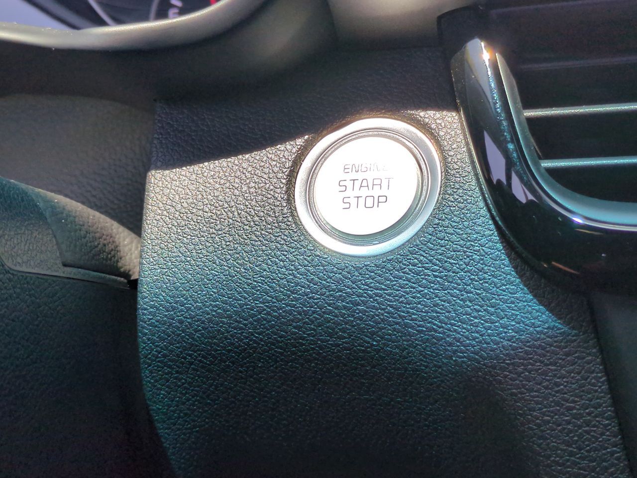 2020 Kia Optima Plug-In Hybrid EX photo 16