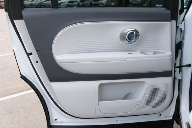 New 2026 White Hyundai SEL image 10