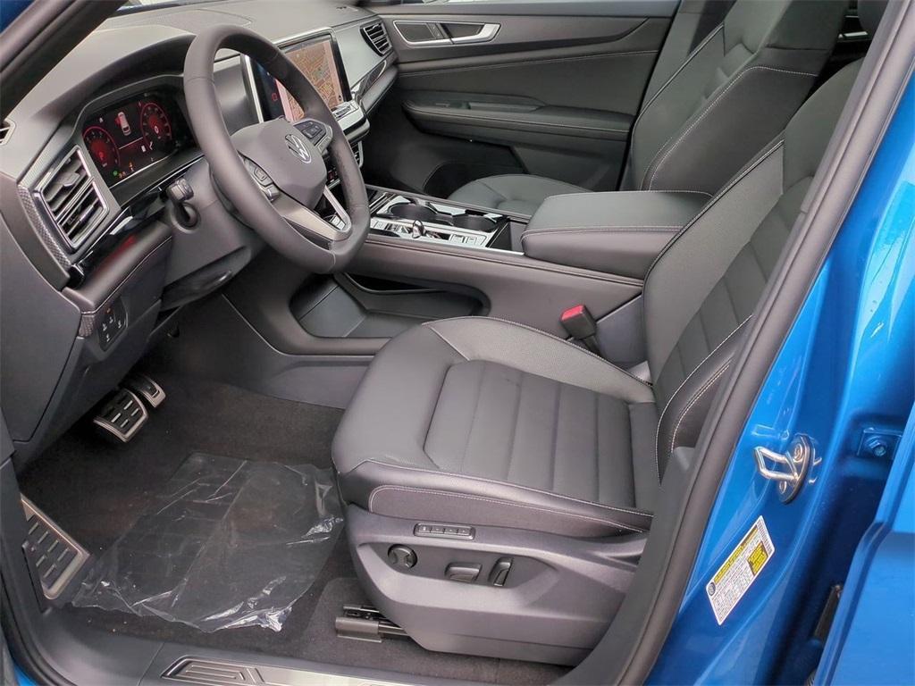 2025 Volkswagen Atlas Cross Sport SEL R-Line photo 20