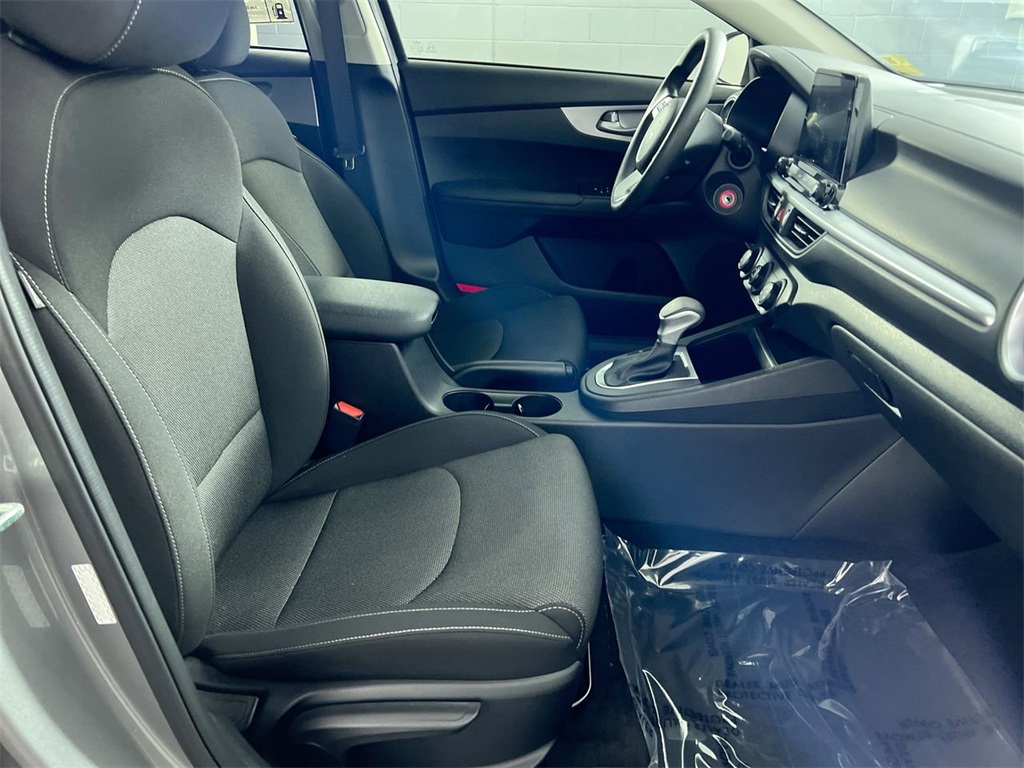 2023 Kia Forte LXS photo 30