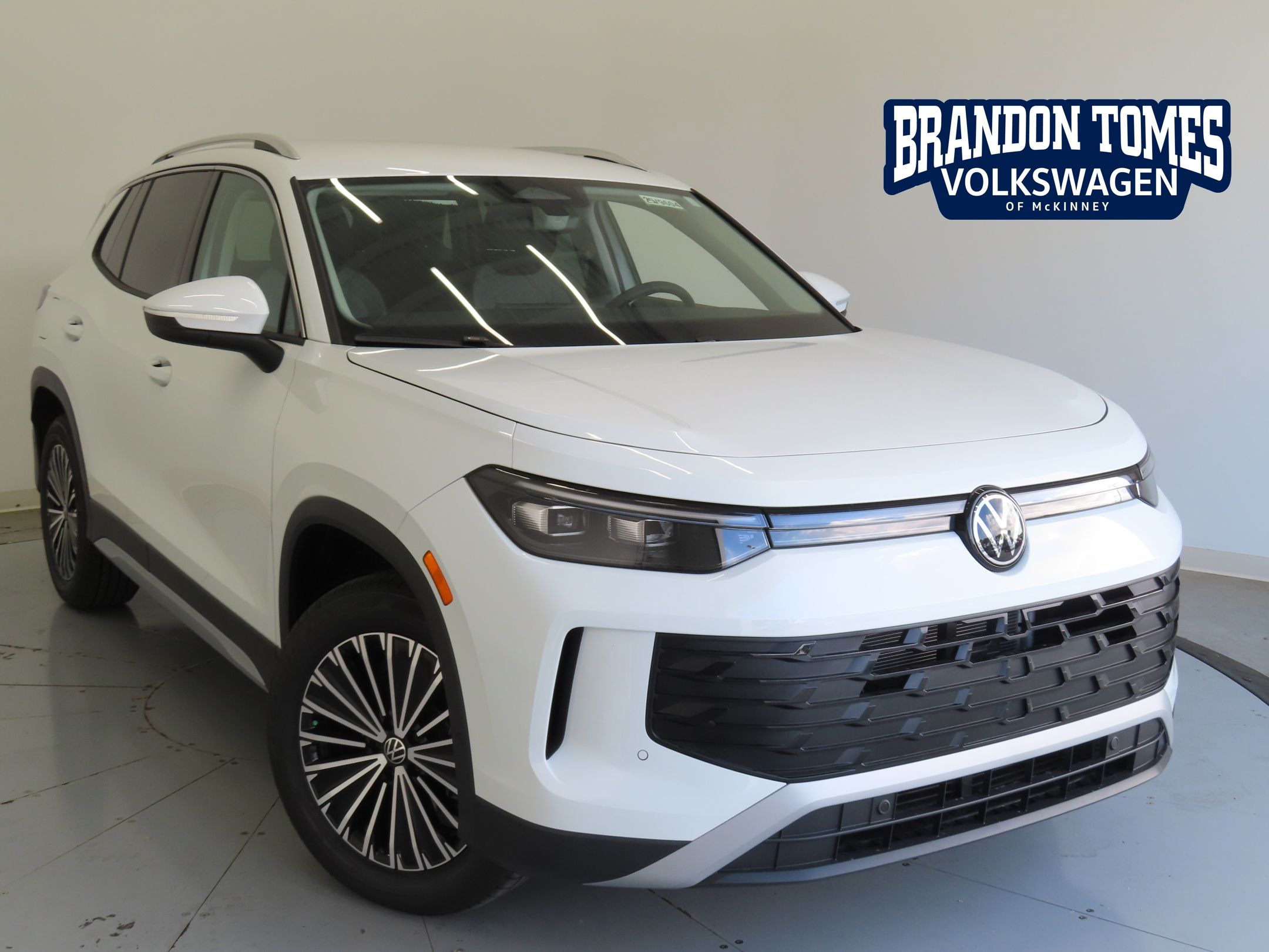 2025 Volkswagen Tiguan S's photo