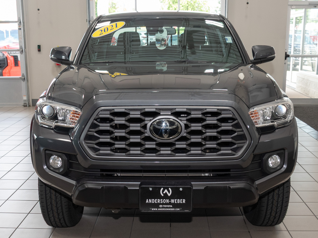2021 Toyota Tacoma TRD Off-Road photo 3
