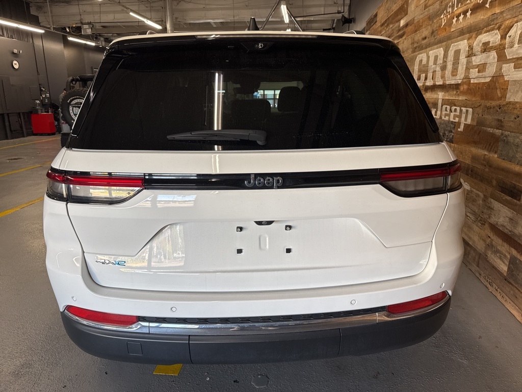 2023 Jeep Cherokee 4xe photo 4