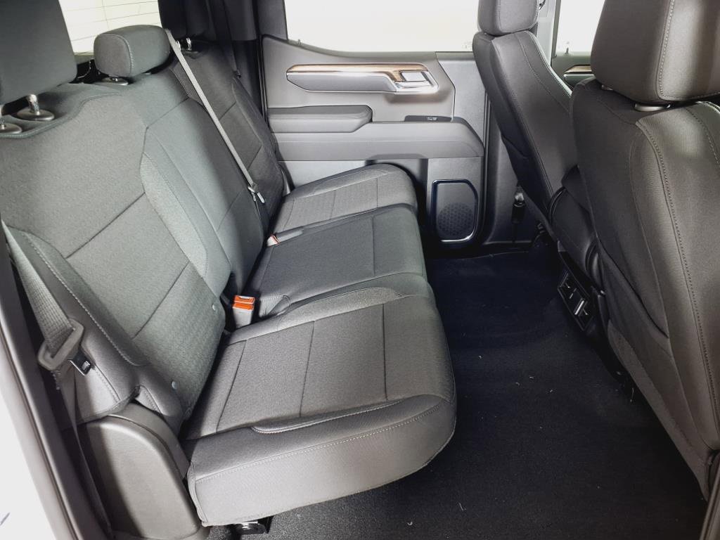2025 Chevrolet Silverado 1500 LT photo 17