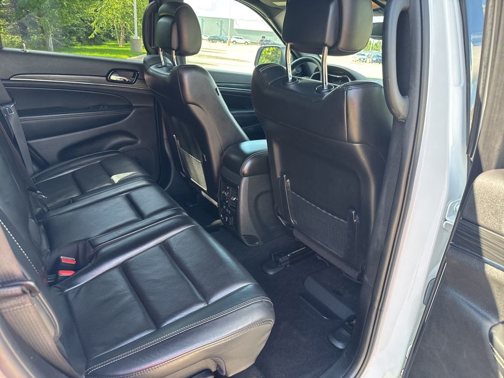2021 Jeep Grand Cherokee Anniversary Edition photo 15
