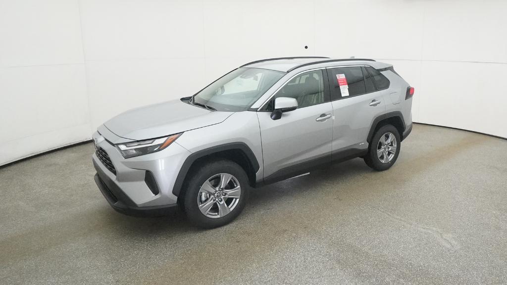 2025 Toyota RAV4 LE's photo