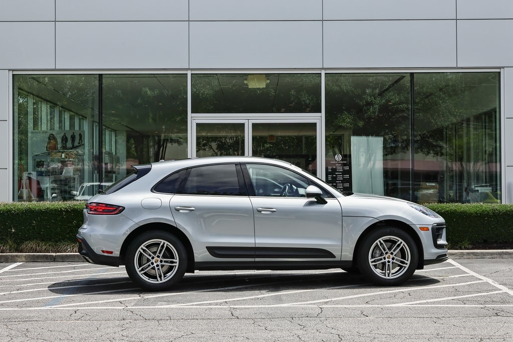 2024 Porsche Macan T photo 8