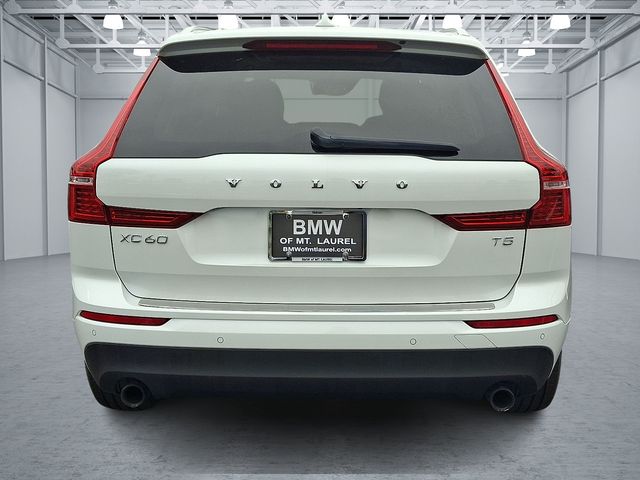 2021 Volvo XC60 T5 Momentum photo 6