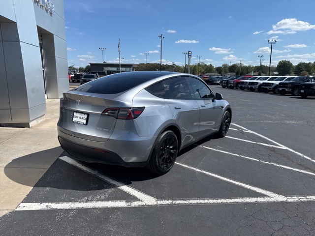 2024 Tesla Model Y Long Range photo 5