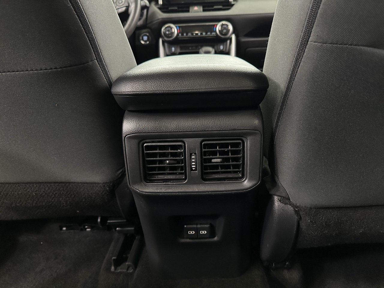 2023 Toyota RAV4 XLE photo 13