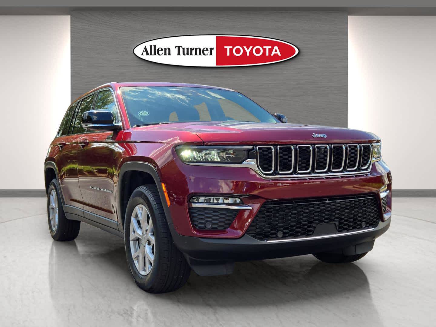 2022 Jeep Grand Cherokee Limited photo 2