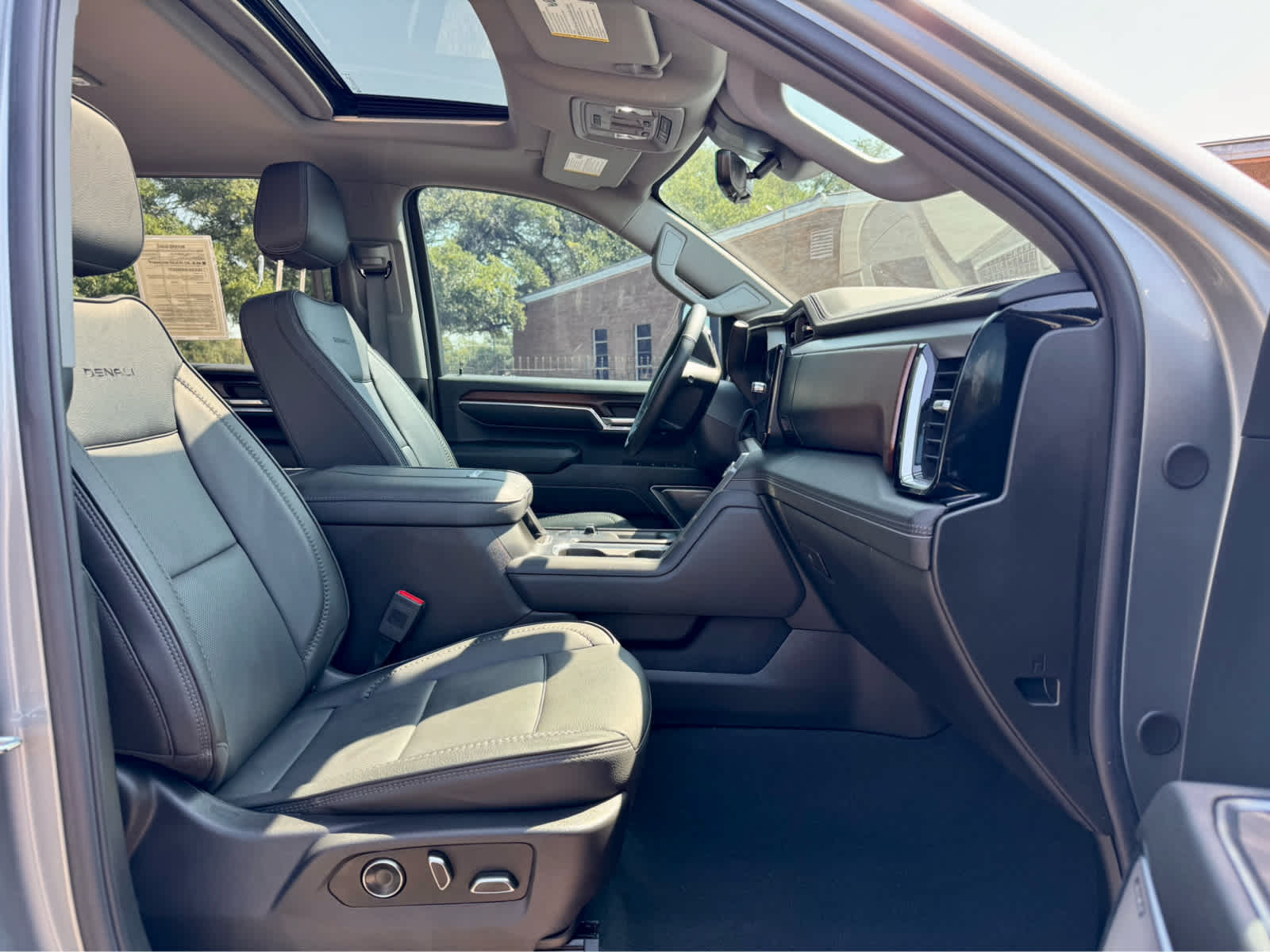 2024 Gmc Sierra 2500 HD Denali photo 9