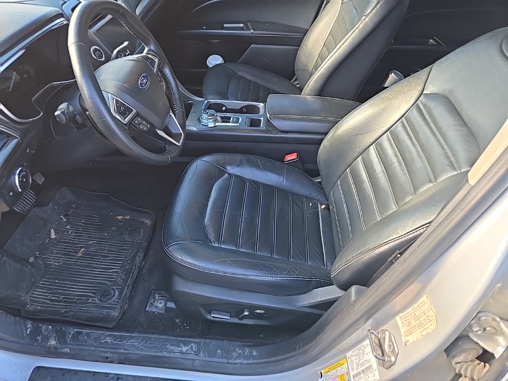 2017 Ford Fusion SE's photo