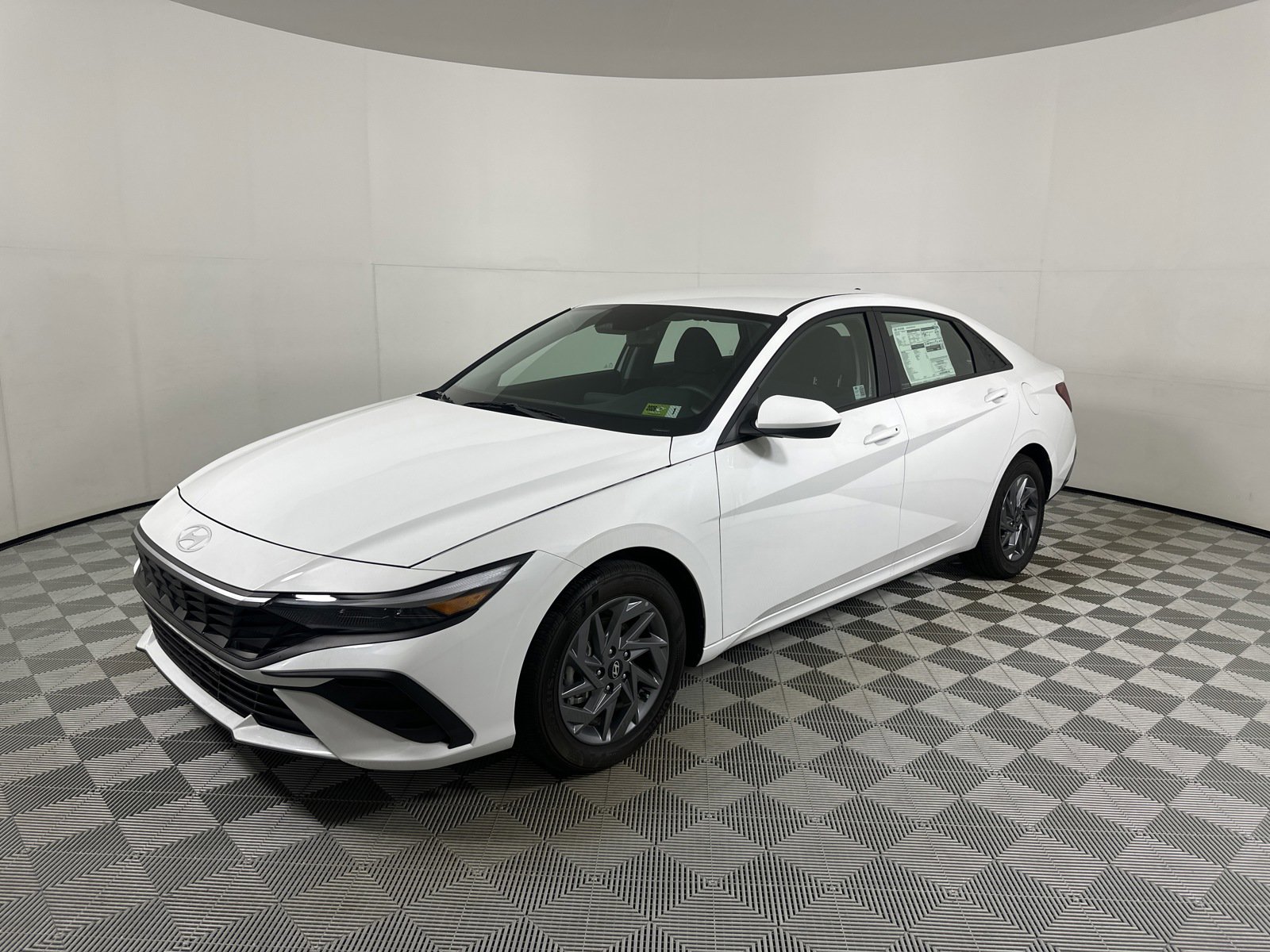 2024 Hyundai Elantra Hybrid Blue photo 3