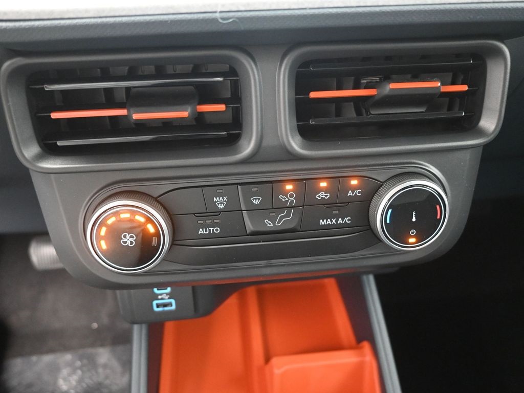 2024 Ford Maverick XLT photo 3
