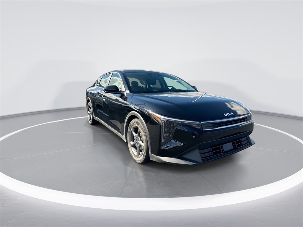2025 Kia K4 LXS photo 2
